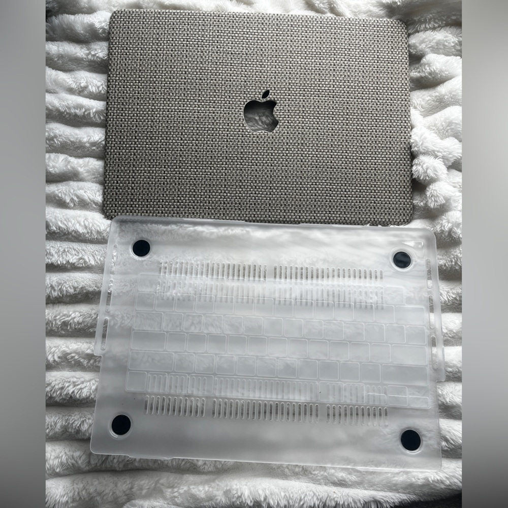 MacBook Pro Beige Woven Case/ 612-lb-1 - Picture 6 of 6
